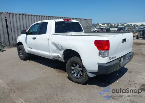 2010 Toyota Tundra Grade V6 z USA, uszkodzony, nr VIN 5TFRU5F1XAX021035